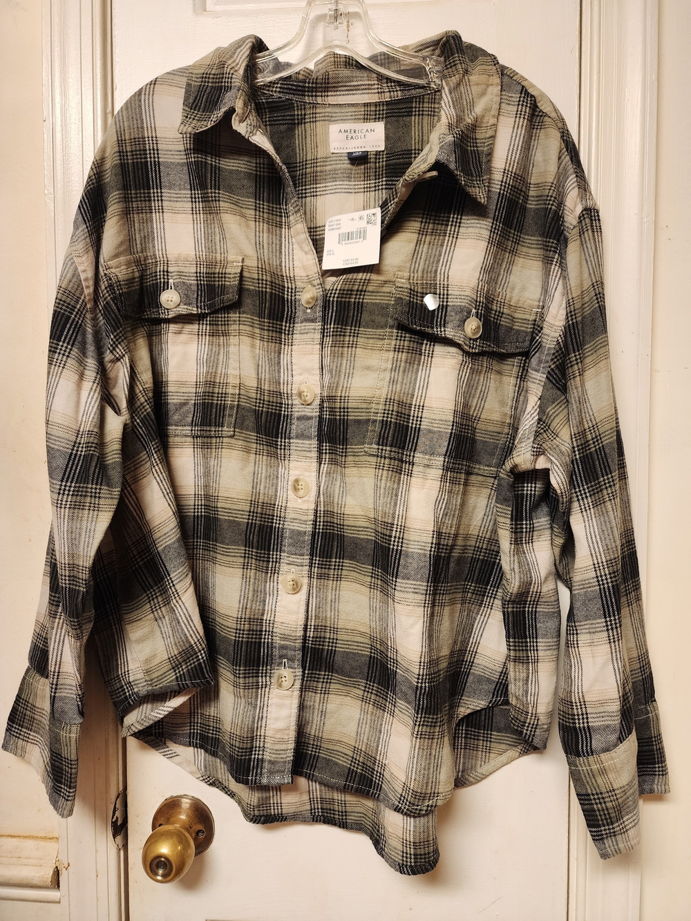American Eagle Plaid Button-Up Shirt in Cream and Black